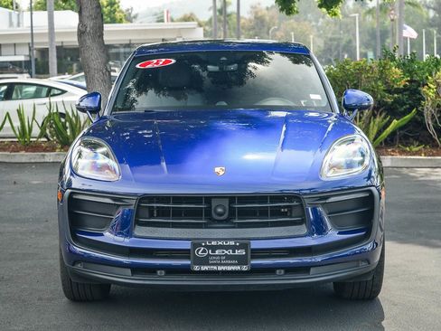 Used 2023 Porsche Macan image 2