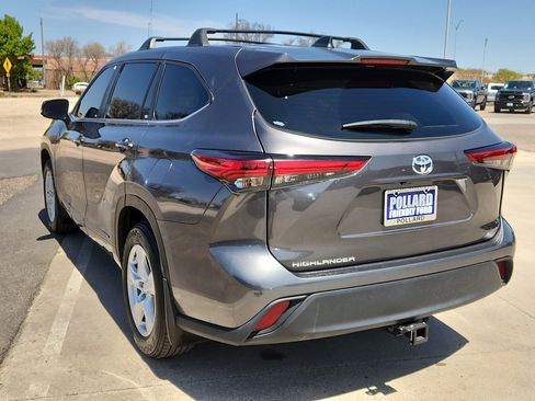 Used 2023 Toyota Highlander L image 2