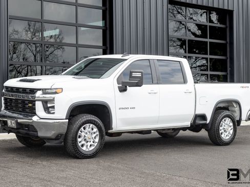 Used 2022 Chevrolet Silverado 2500 LT w/ Fleet Comfort Package AWD/4WD image 2