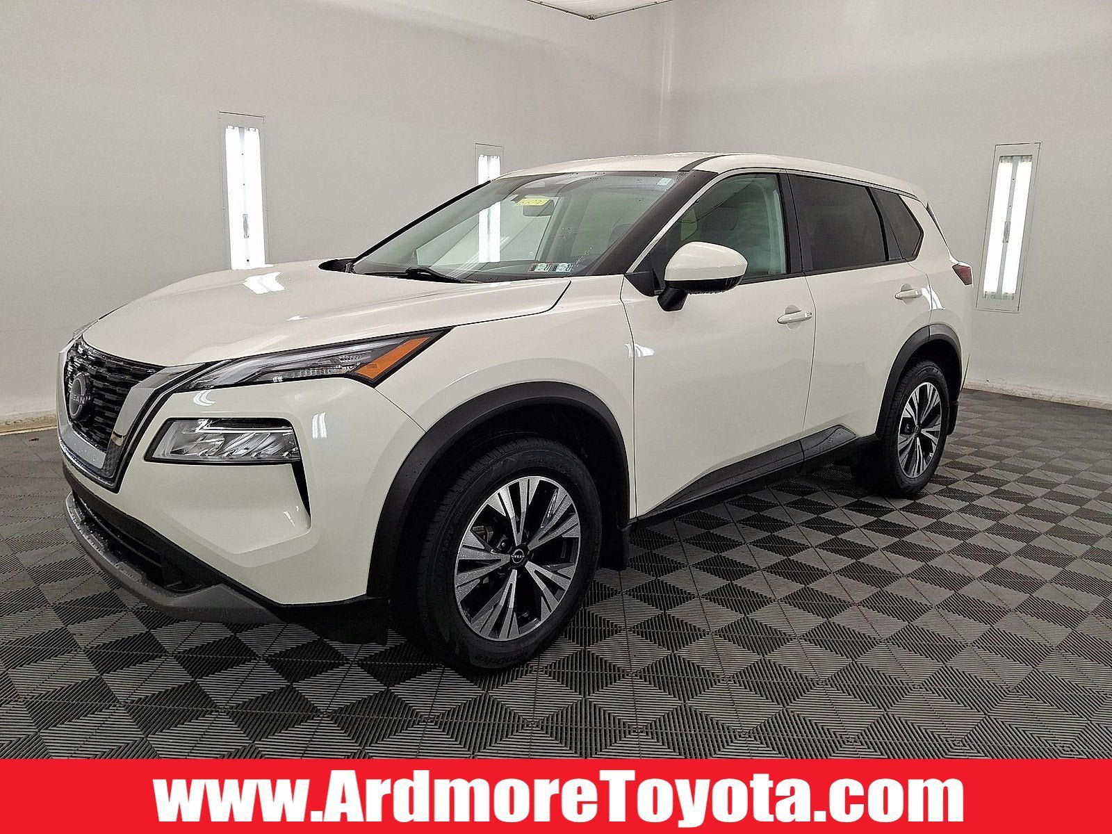 Used 2023 Nissan Rogue SV AWD/4WD image 1