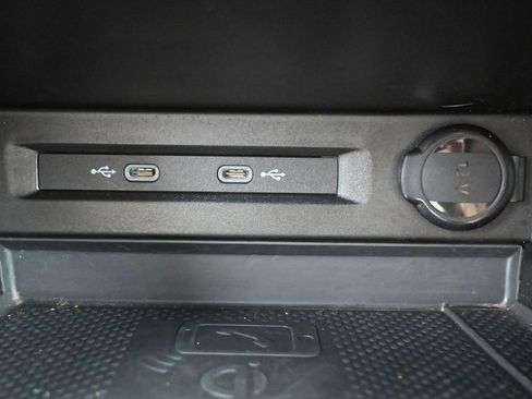 Used 2022 Volkswagen Tiguan SE image 23