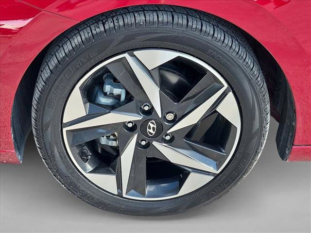 Used 2022 Hyundai Elantra Limited FWD image 23