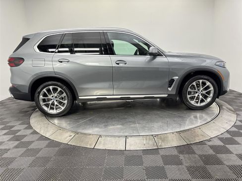 New 2026 BMW X5 xDrive40i w/ Climate Comfort Package image 17