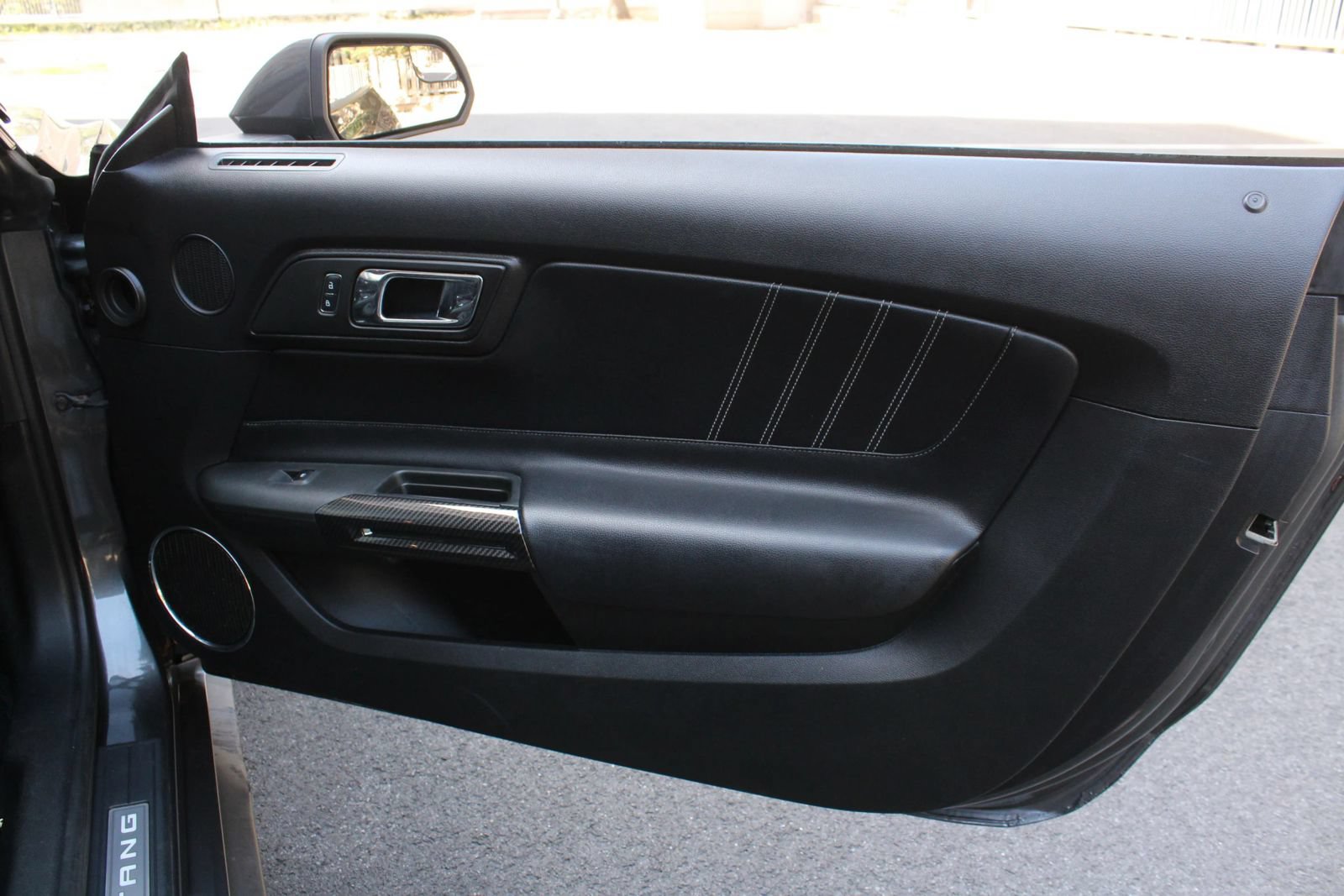 Used 2016 Ford Mustang Premium RWD image 21