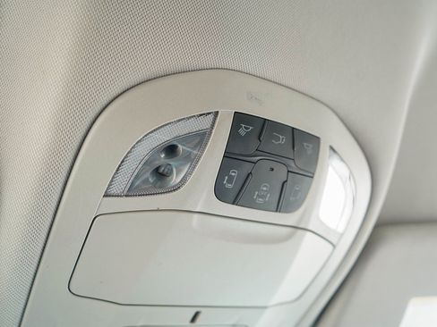 Used 2024 Chrysler Pacifica Touring-L image 18