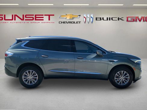 Certified 2023 Buick Enclave Essence image 3