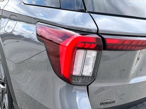 Used 2025 Ford Explorer ST-Line w/ ST-Line Street Pack image 30