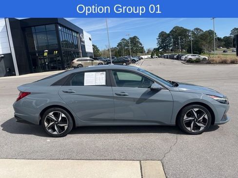 Used 2023 Hyundai Elantra Limited image 4