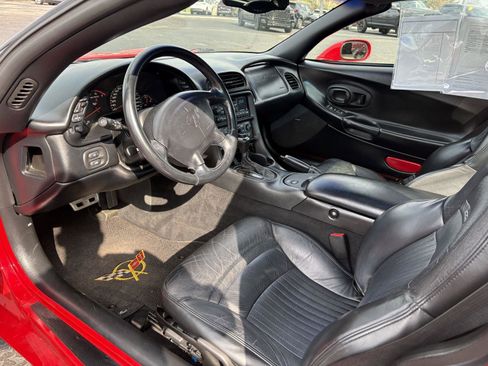 Used 2001 Chevrolet Corvette Coupe w/ Preferred Equipment Group2 image 13