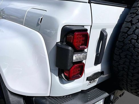 New 2026 Ford Bronco Raptor AWD/4WD image 28
