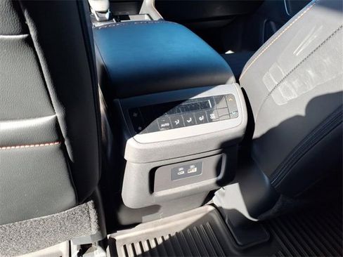 Used 2024 Nissan Pathfinder Rock Creek image 9