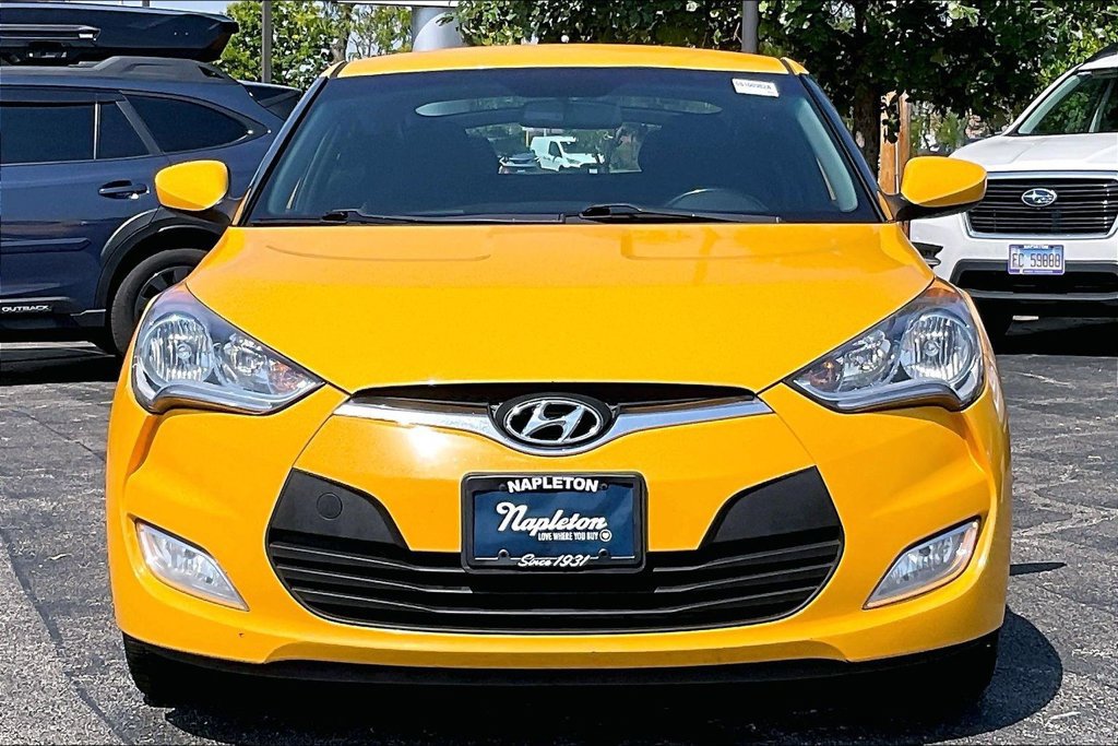 Used 2017 Hyundai Veloster FWD image 3
