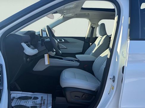 New 2026 Ford Explorer Platinum w/ LUX Leather Package AWD/4WD image 24
