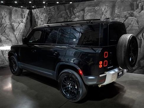 Used 2022 Land Rover Defender 110 S image 25