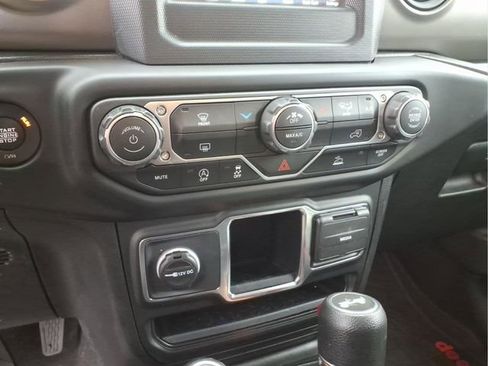 Used 2023 Jeep Wrangler Sport image 23