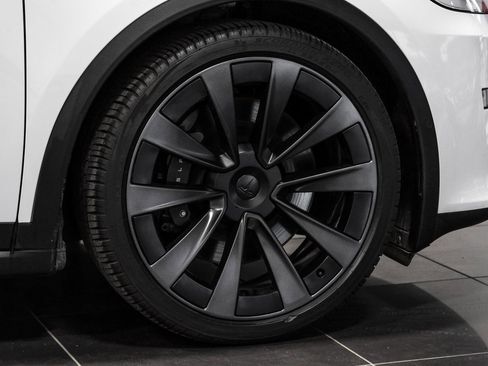 Used 2022 Tesla Model X image 64