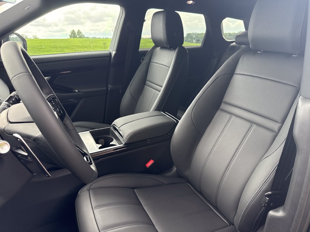 New 2026 Land Rover Range Rover Evoque Hoxton AWD/4WD image 11