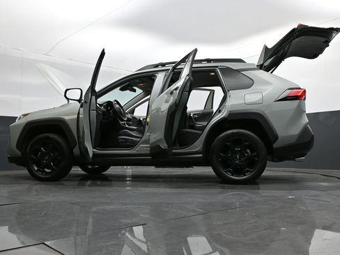 Used 2020 Toyota RAV4 TRD Off-Road image 38