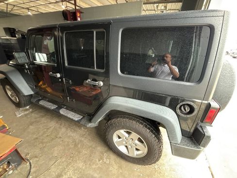 Used 2015 Jeep Wrangler Unlimited Sport w/ Quick Order Package 24S AWD/4WD image 11