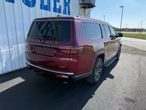 Used 2024 Jeep Wagoneer L Series II AWD/4WD image 7