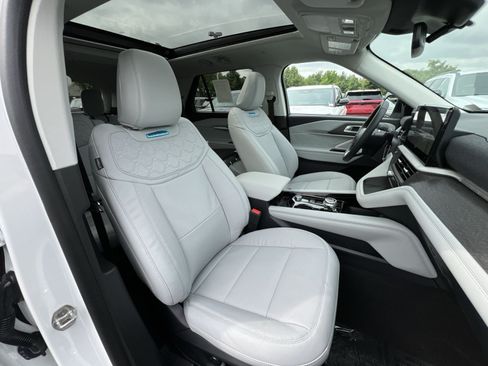 New 2026 Ford Explorer Platinum w/ LUX Leather Package AWD/4WD image 36