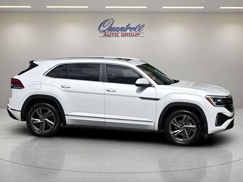 Used 2024 Volkswagen Atlas Cross Sport SEL R-Line AWD/4WD image 3