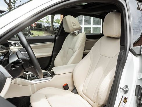 Used 2023 BMW i4 eDrive35 w/ Premium Package RWD image 6