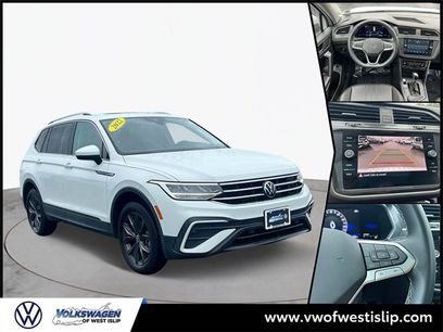 Used 2022 Volkswagen Tiguan SE w/ Panoramic Sunroof Package