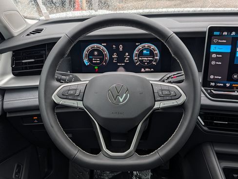 New 2026 Volkswagen Tiguan SE AWD/4WD image 9