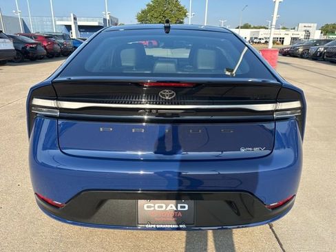 New 2026 Toyota Prius Plug-In Hybrid FWD image 4