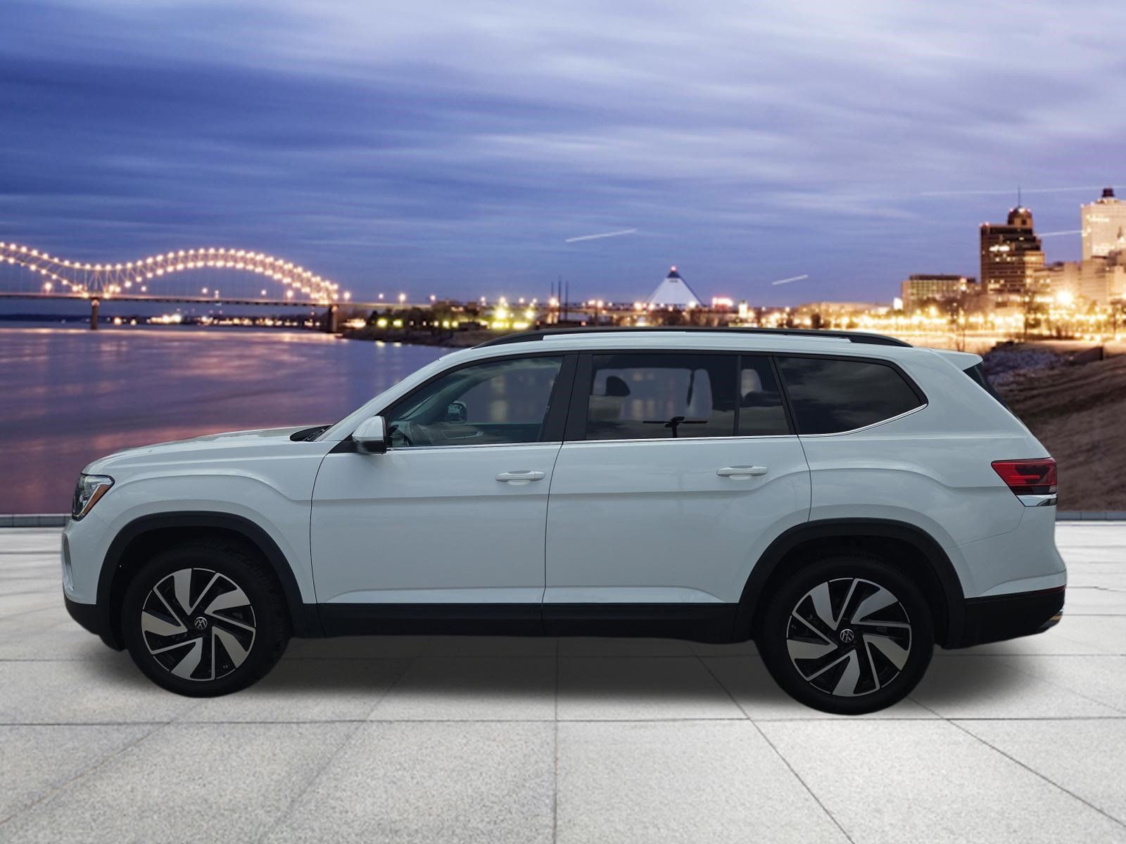 Used 2025 Volkswagen Atlas SE FWD image 2