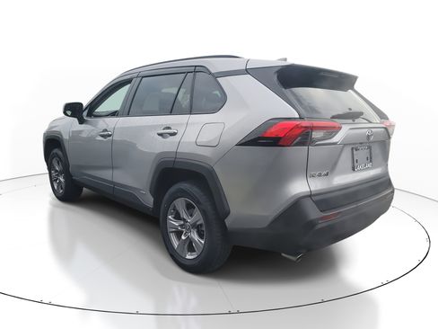 Used 2022 Toyota RAV4 XLE image 5