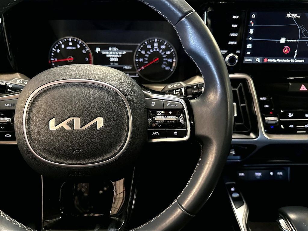 Certified 2023 Kia Sorento X-Line EX AWD/4WD image 17