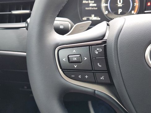 Used 2025 Lexus ES 350 w/ Premium Package image 25