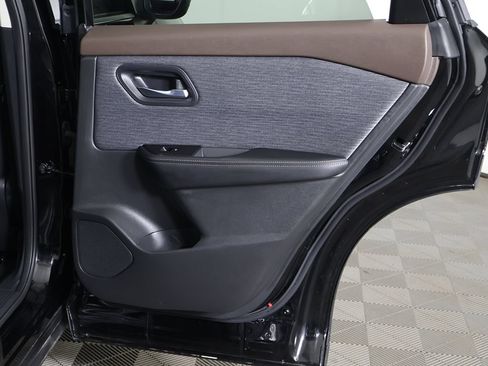 Used 2023 Nissan Rogue SV FWD image 23