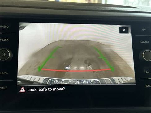 Certified 2023 Volkswagen Taos SE image 13