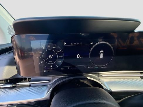 Used 2024 Kia Carnival SX Prestige image 42