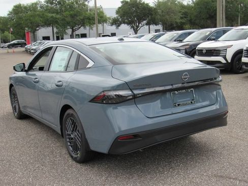 New 2026 Nissan Sentra SV w/ SV Convenience Package FWD image 5