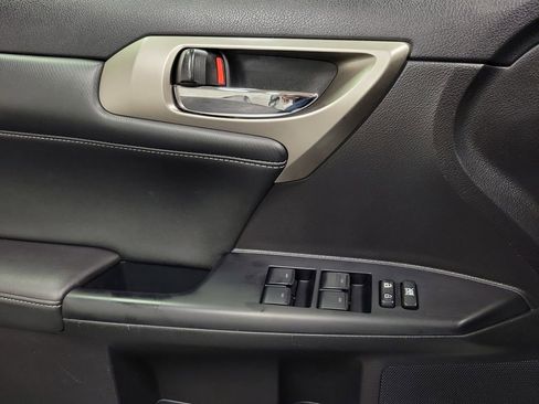 Used 2014 Lexus CT 200h FWD image 17