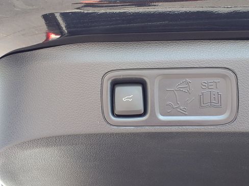 Used 2023 Ford Expedition Platinum RWD image 8