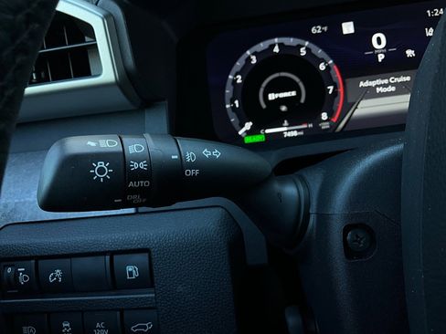 Used 2025 Toyota 4Runner Trailhunter image 46