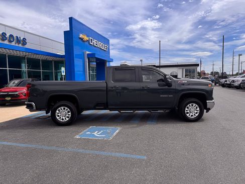 Used 2025 Chevrolet Silverado 3500 LT w/ Convenience Package AWD/4WD image 8