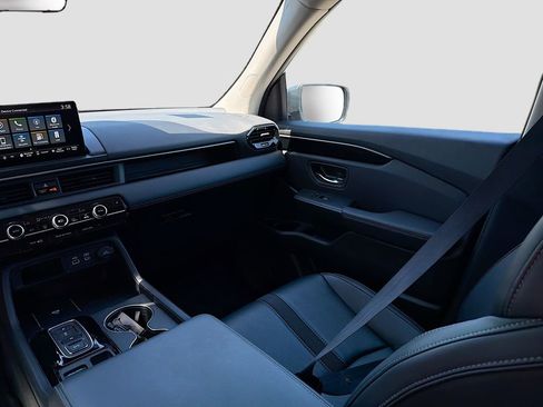 Used 2025 Honda Pilot EX-L image 22