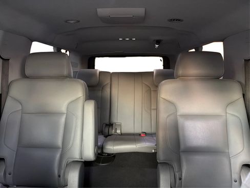 Used 2019 Chevrolet Suburban LT RWD image 15