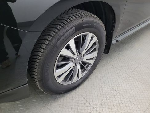Used 2020 Nissan Pathfinder S AWD/4WD image 31