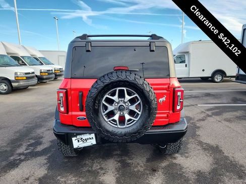 Used 2024 Ford Bronco Badlands image 7