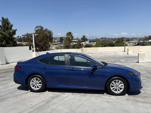 Used 2025 Toyota Camry LE FWD image 34