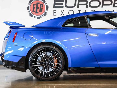 Used 2024 Nissan GT-R w/ Floor Mat Package AWD/4WD image 13