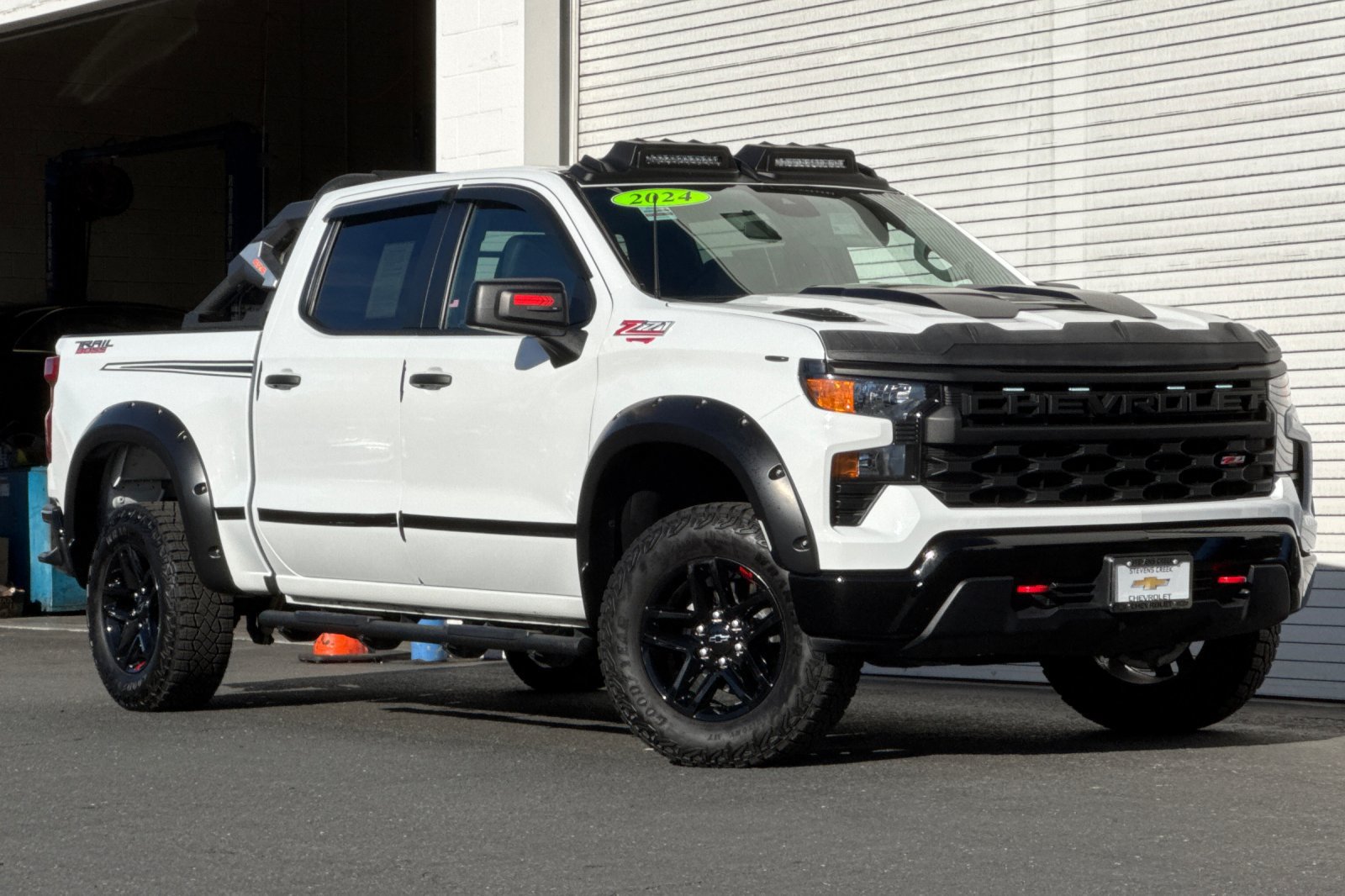 Used 2024 Chevrolet Silverado 1500 Custom Trail Boss AWD/4WD image 2