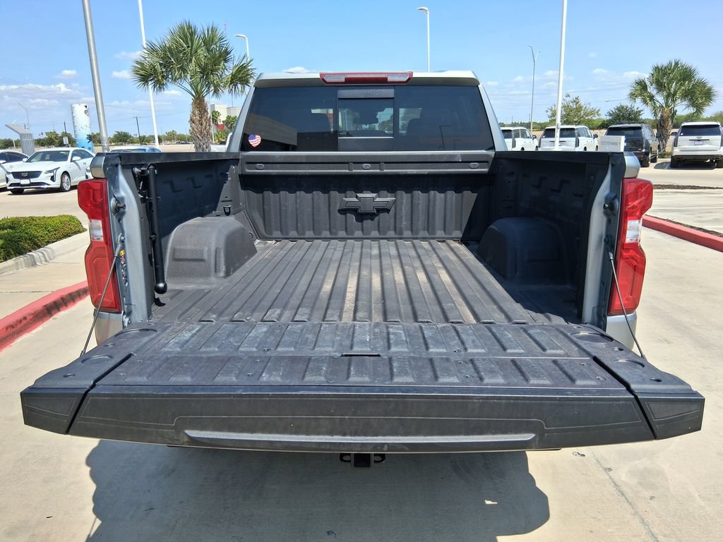Used 2025 Chevrolet Silverado 1500 LT Trail Boss w/ Convenience Package II AWD/4WD image 6